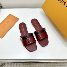 Louis Vuitton Slippers